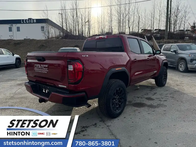 2026 GMC Canyon Elevation, červená, 3 km, dovoz Kanada — foto 5 z 12