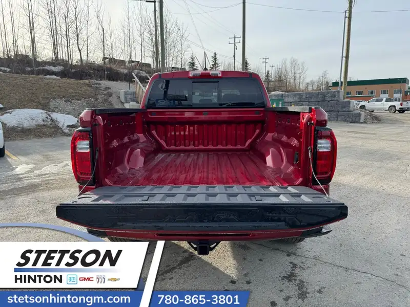 2026 GMC Canyon Elevation, červená, 3 km, dovoz Kanada — foto 7 z 12
