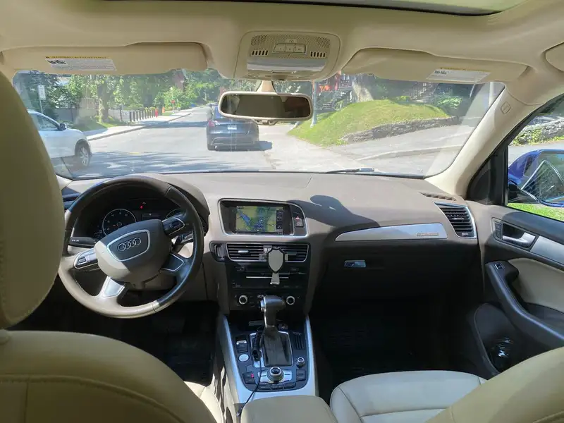 2017 Audi Q5 Technik, modrá, 69 000 km, dovoz Kanada — foto 9 z 12