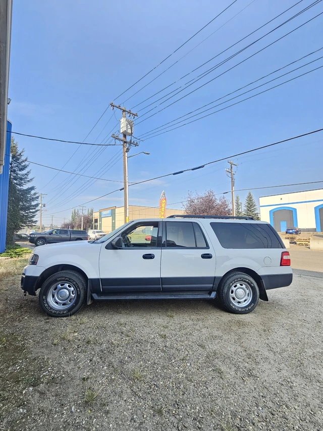 2015 Ford Expedition max, bílá, 229 913 km, dovoz Kanada — foto 2 z 5