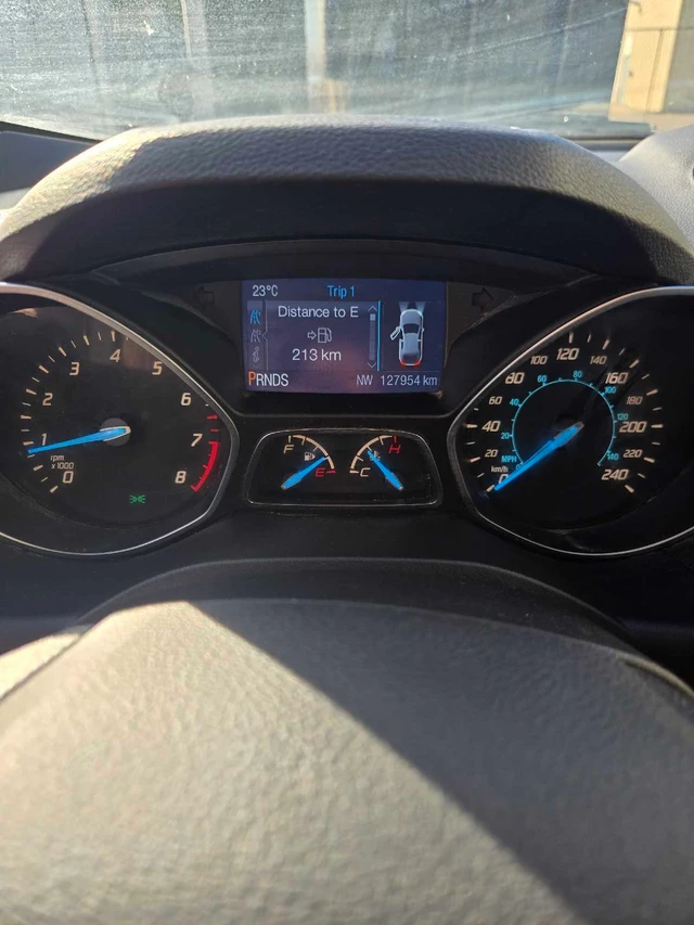 2014 Ford Escape, bílá, 128 000 km, dovoz Kanada — foto 5 z 5