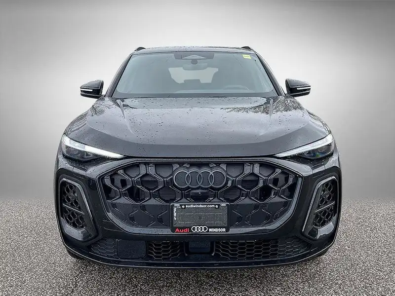 2026 Audi Q5 Technik, černá, 20 km, dovoz Kanada — foto 2 z 12