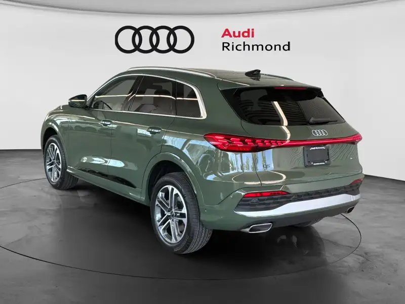 2026 Audi Q5 Progressiv, zelená, 90 km, dovoz Kanada — foto 7 z 12