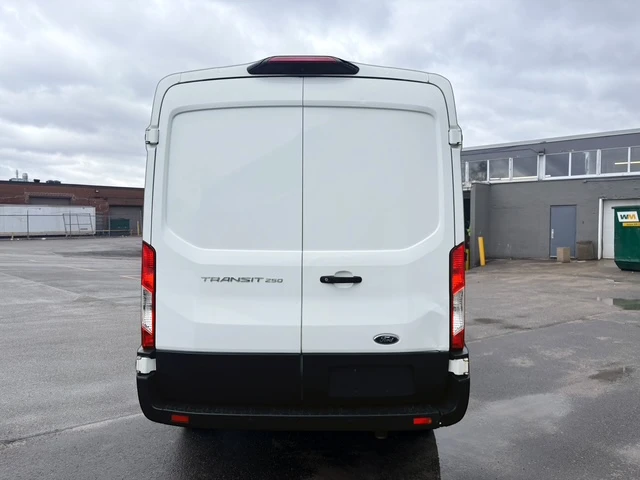 2019 Ford Transit 250, bílá, 247 300 km, dovoz Kanada — foto 5 z 5