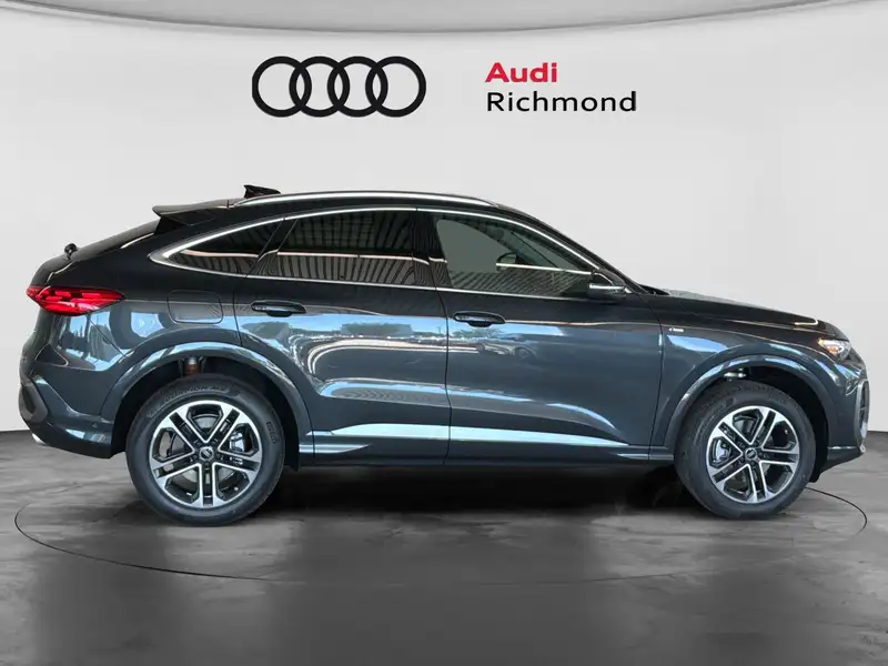 2026 Audi Q5 Progressiv, šedá, 90 km, dovoz Kanada — foto 4 z 12