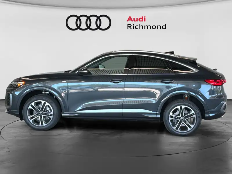 2026 Audi Q5 Progressiv, šedá, 90 km, dovoz Kanada — foto 8 z 12