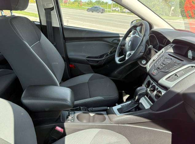 2012 Ford Focus SE, šedá, 12 000 km, dovoz Kanada — foto 3 z 5