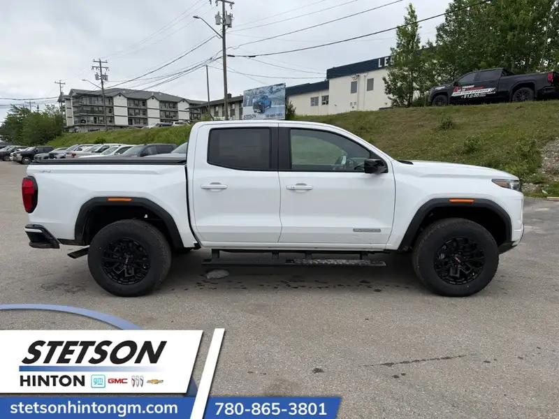 2026 GMC Canyon Elevation, bílá, 3 km, dovoz Kanada — foto 4 z 12