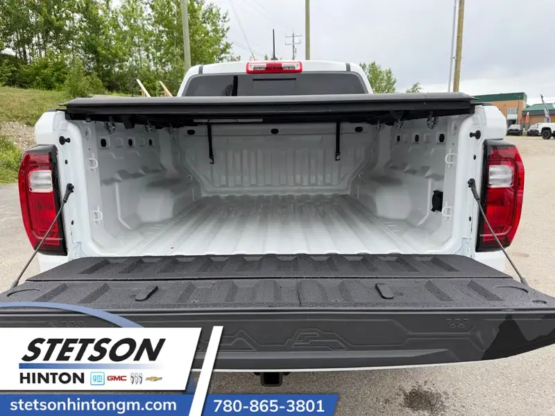 2026 GMC Canyon Elevation, bílá, 3 km, dovoz Kanada — foto 7 z 12