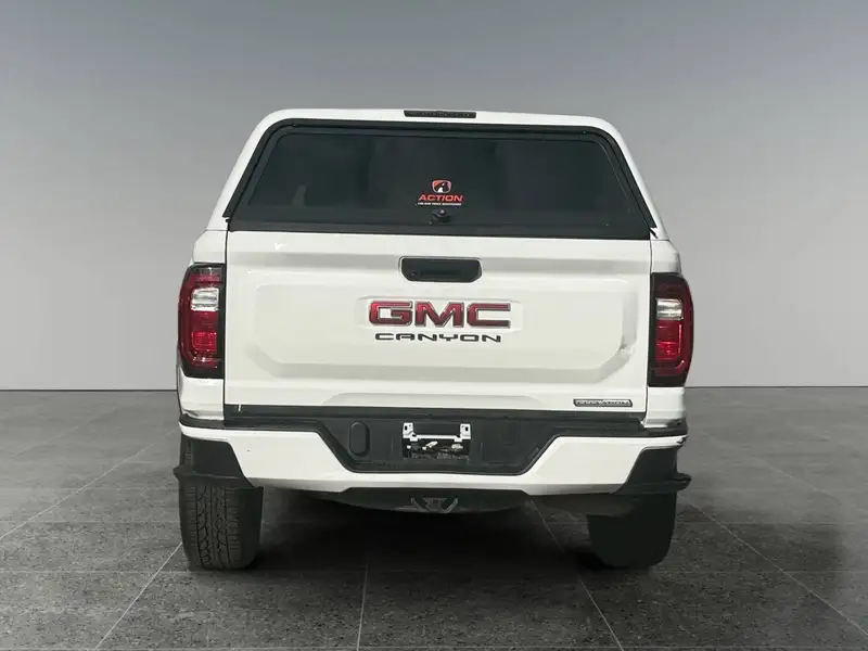 2023 GMC Canyon Elevation, bílá, 184 658 km, dovoz Kanada — foto 4 z 12
