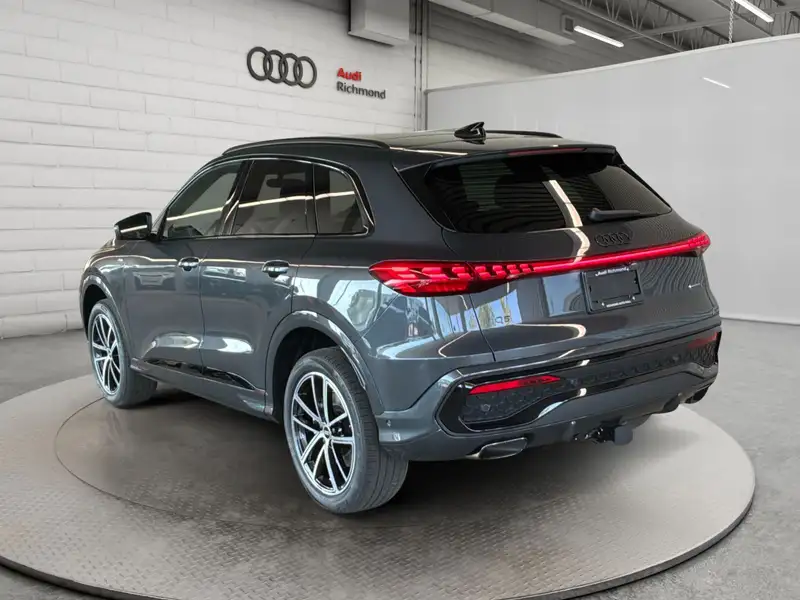 2026 Audi Q5 Technik, šedá, 90 km, dovoz Kanada — foto 7 z 12