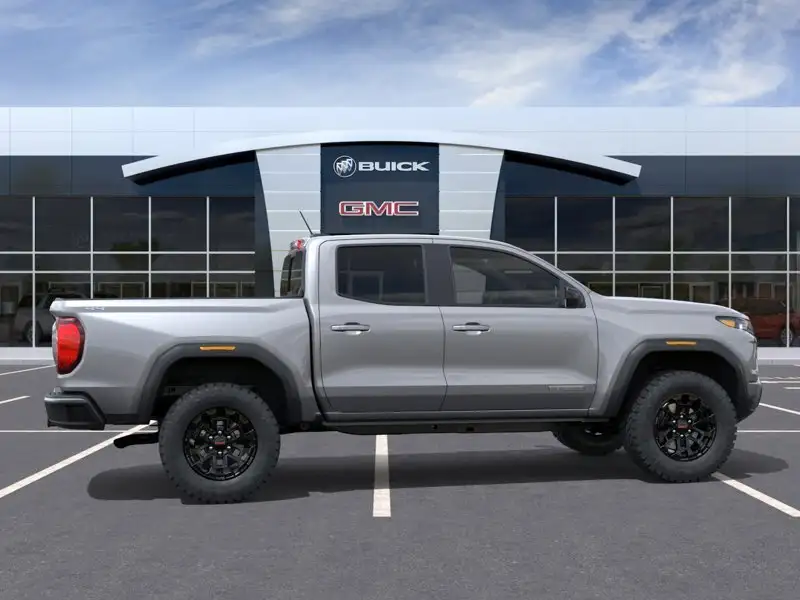 2026 GMC Canyon Elevation, šedá, 23 km, dovoz Kanada — foto 5 z 12