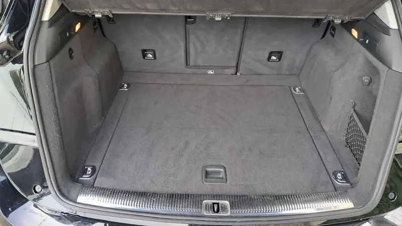 2016 Audi Q5 Progressiv, černá, 144 000 km, dovoz Kanada — foto 11 z 12