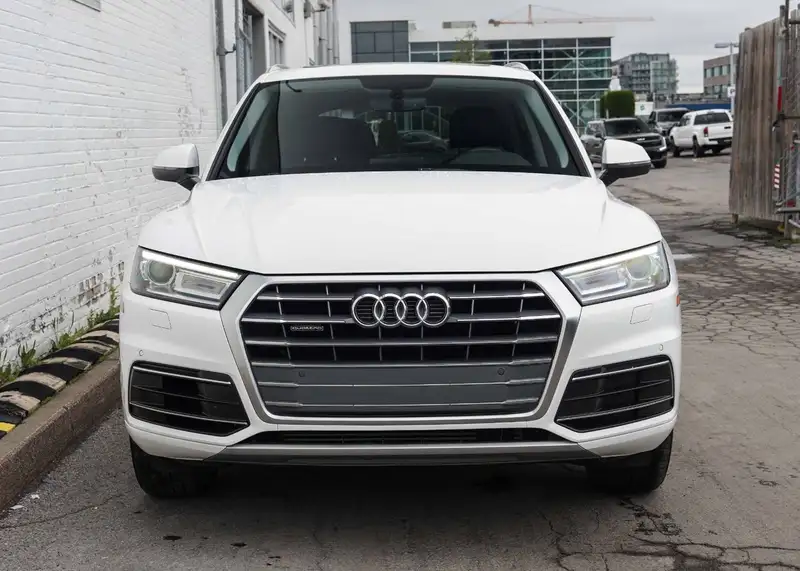 2018 Audi Q5 Progressiv, bílá, 84 540 km, dovoz Kanada — foto 2 z 12