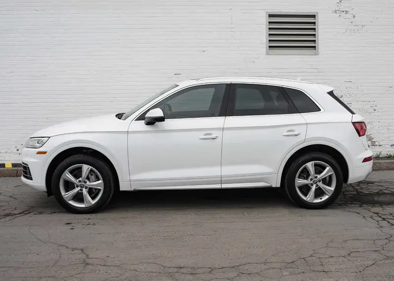 2018 Audi Q5 Progressiv, bílá, 84 540 km, dovoz Kanada — foto 3 z 12