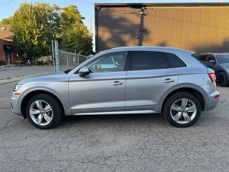 2018 Audi Q5 Technik, stříbrná, 153 194 km, dovoz Kanada — foto 2 z 12