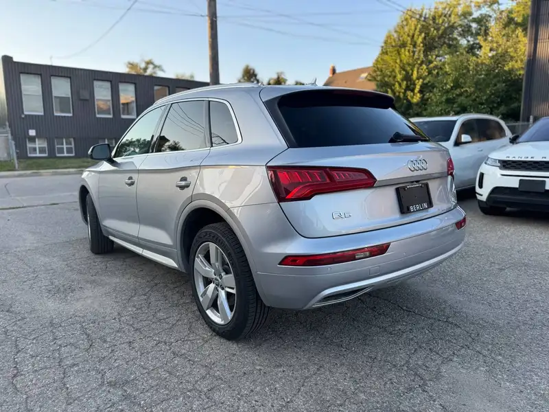 2018 Audi Q5 Technik, stříbrná, 153 194 km, dovoz Kanada — foto 3 z 12