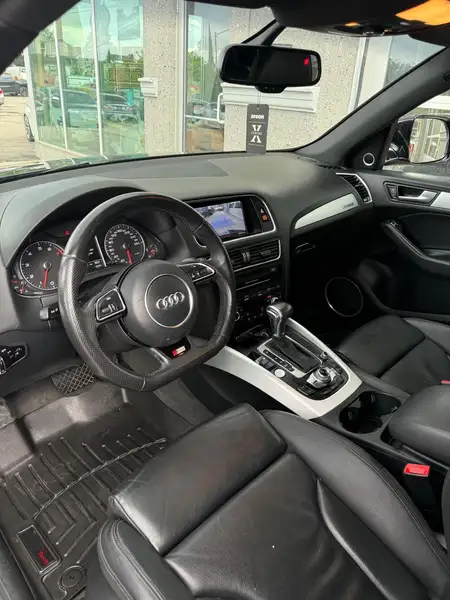 2016 Audi Q5 Technik, černá, 180 000 km, dovoz Kanada — foto 10 z 12