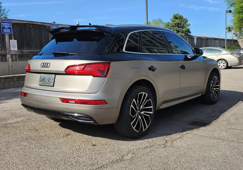 2018 Audi Q5 Premium, černá, 97 000 km, dovoz Kanada — foto 3 z 10