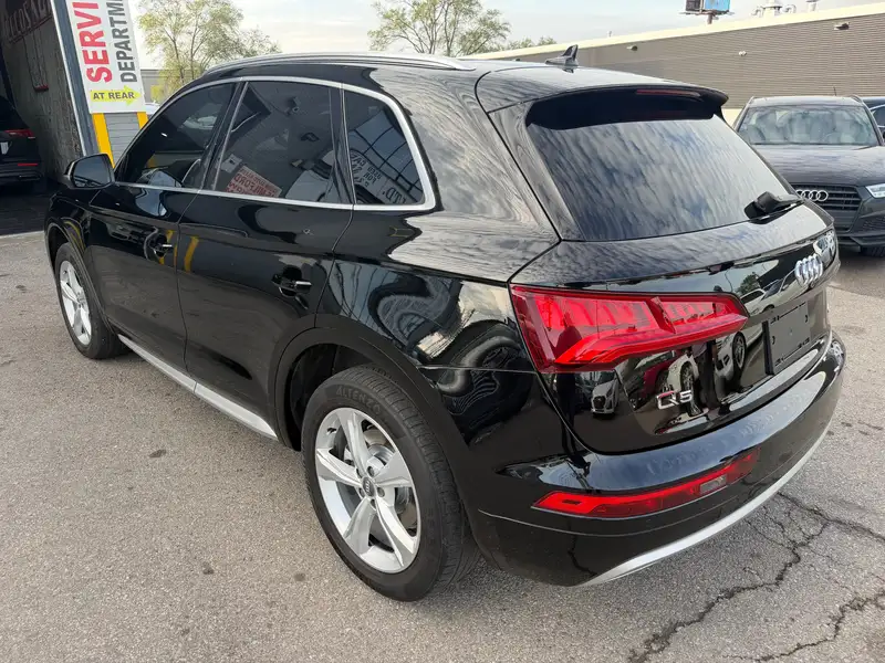 2019 Audi Q5 Progressiv, černá, 116 939 km, dovoz Kanada — foto 3 z 12