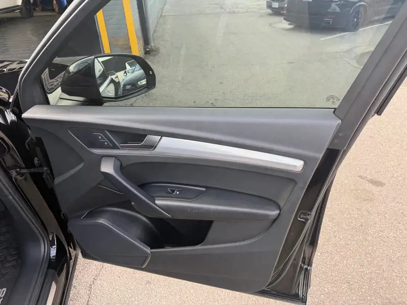 2019 Audi Q5 Progressiv, černá, 116 939 km, dovoz Kanada — foto 9 z 12
