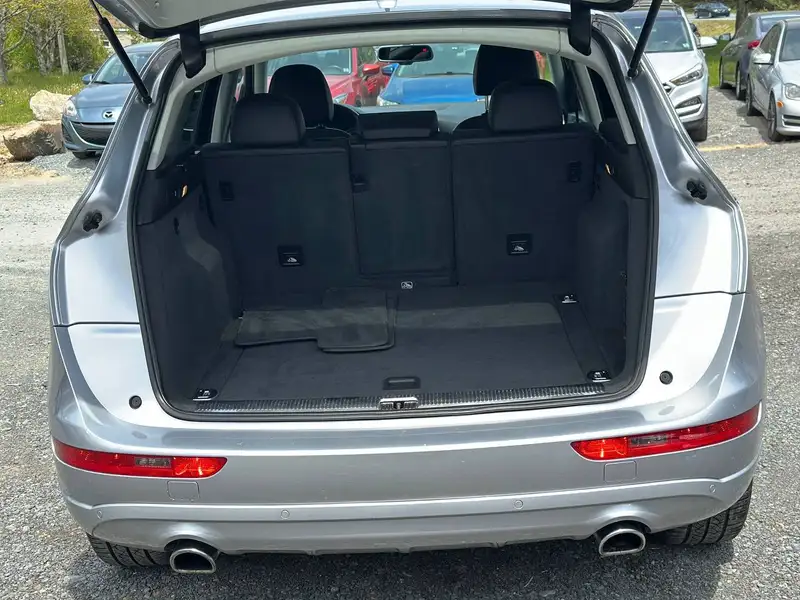 2015 Audi Q5 Progressiv, stříbrná, 141 000 km, dovoz Kanada — foto 7 z 12