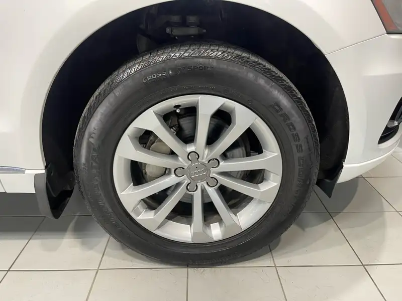 2014 Audi Q5 2.0L Progressiv, bílá, 194 185 km, dovoz Kanada — foto 5 z 12
