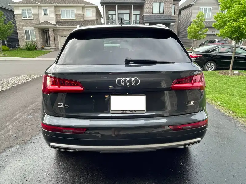 2018 Audi Q5 Technik, šedá, 132 535 km, dovoz Kanada — foto 5 z 12