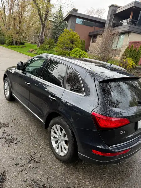 2017 Audi Q5 Progressiv, modrá, 120 000 km, dovoz Kanada — foto 4 z 5