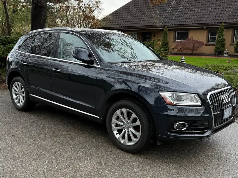 2017 Audi Q5 Progressiv, modrá, 120 000 km, dovoz Kanada — foto 5 z 5