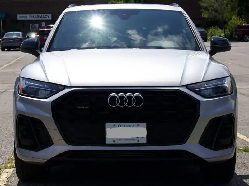 2023 Audi Q5 Progressiv, stříbrná, 57 096 km, dovoz Kanada — foto 7 z 10