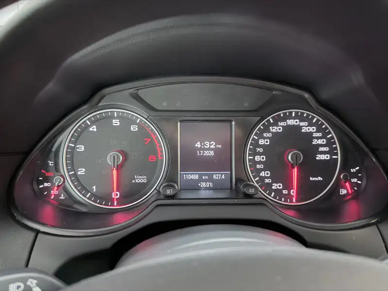 2017 Audi Q5 Technik, bílá, 110 000 km, dovoz Kanada — foto 9 z 10