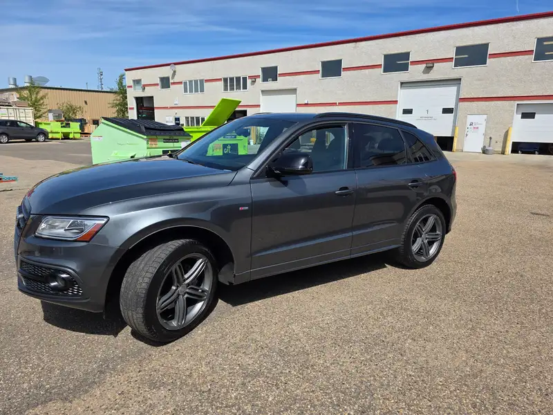 2016 Audi Q5 Technik, šedá, 67 300 km, dovoz Kanada — foto 2 z 12