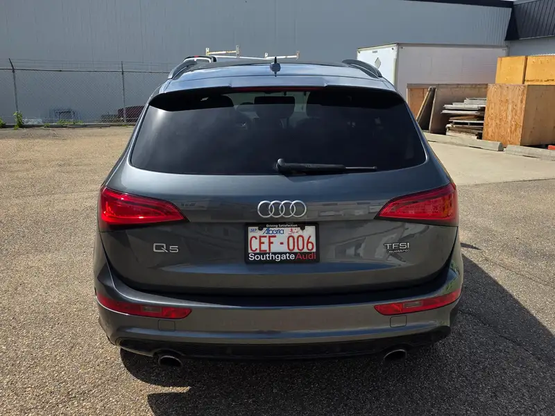 2016 Audi Q5 Technik, šedá, 67 300 km, dovoz Kanada — foto 5 z 12