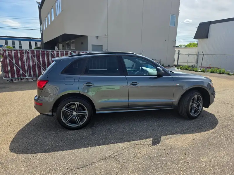 2016 Audi Q5 Technik, šedá, 67 300 km, dovoz Kanada — foto 7 z 12