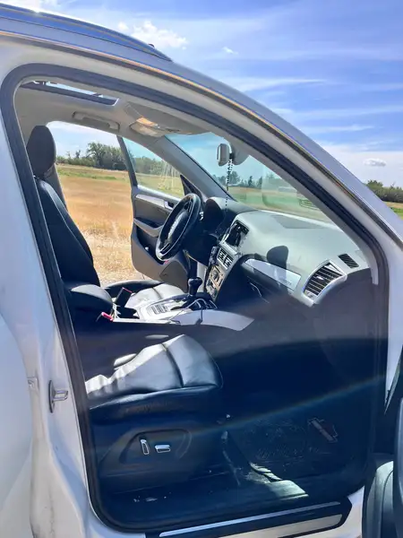 2017 Audi Q5 Progressiv, bílá, 258 000 km, dovoz Kanada — foto 7 z 12