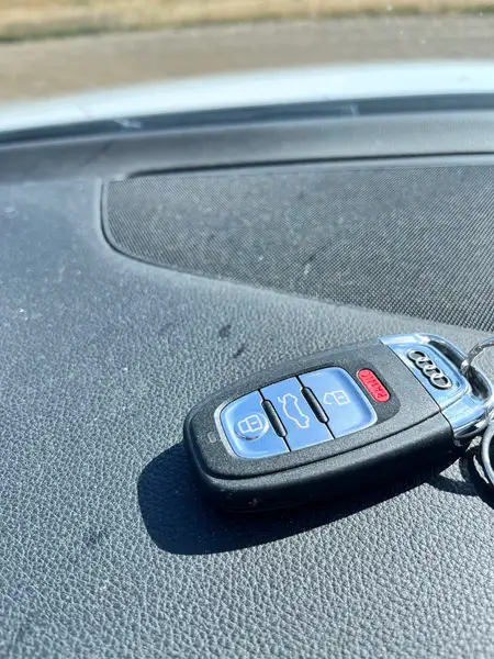 2017 Audi Q5 Progressiv, bílá, 258 000 km, dovoz Kanada — foto 8 z 12