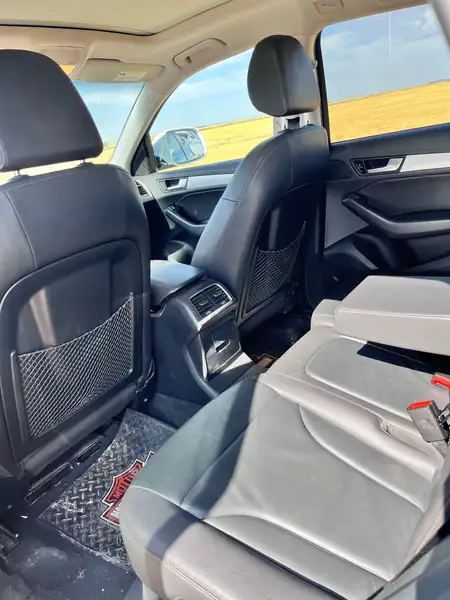 2017 Audi Q5 Progressiv, bílá, 258 000 km, dovoz Kanada — foto 9 z 12