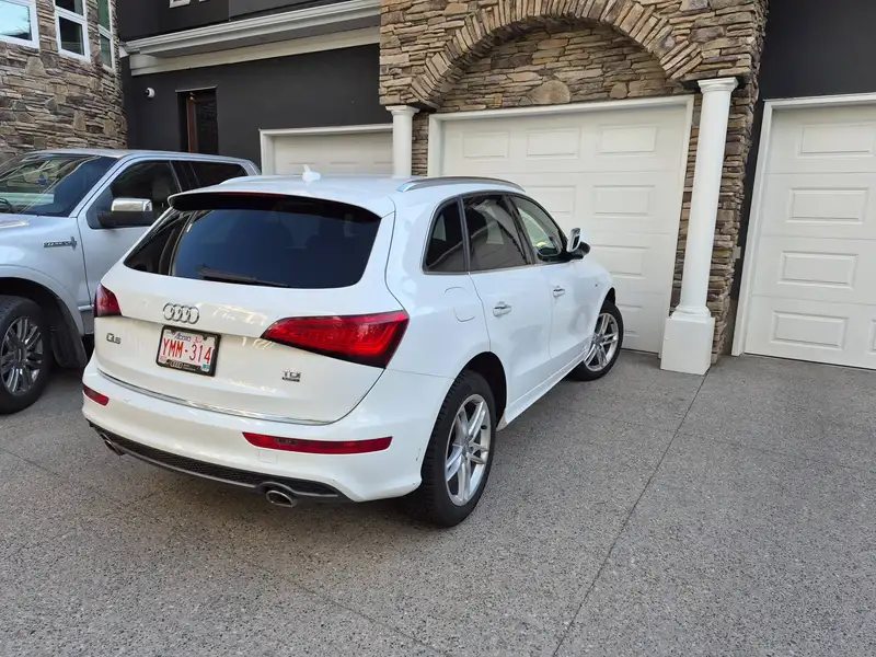 2015 Audi Q5 Technik, bílá, 150 500 km, dovoz Kanada — foto 4 z 12