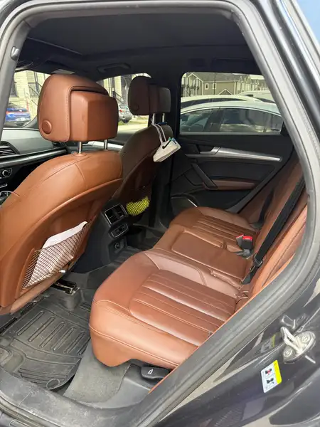 2018 Audi Q5 Progressiv, šedá, 160 000 km, dovoz Kanada — foto 2 z 3