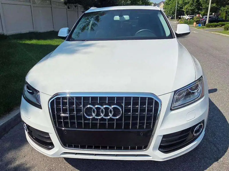 2015 Audi Q5 Technik, bílá, 51 000 km, dovoz Kanada — foto 10 z 12