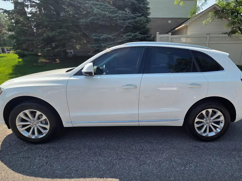 2015 Audi Q5 Technik, bílá, 51 000 km, dovoz Kanada — foto 3 z 12