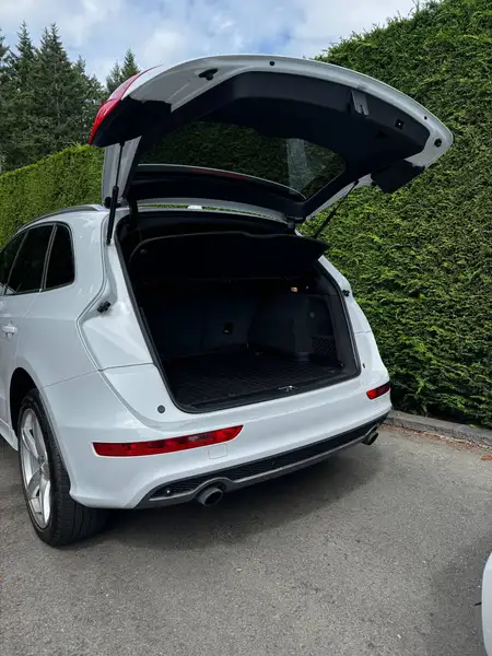 2012 Audi Q5 Premium Plus, bílá, 241 477 km, dovoz Kanada — foto 2 z 12