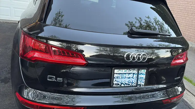 2019 Audi Q5 Progressiv, černá, 88 000 km, dovoz Kanada — foto 2 z 10