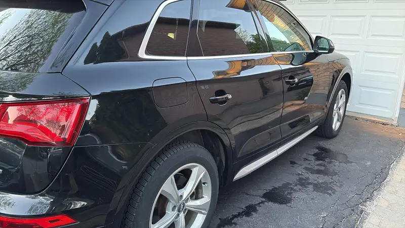 2019 Audi Q5 Progressiv, černá, 88 000 km, dovoz Kanada — foto 3 z 10
