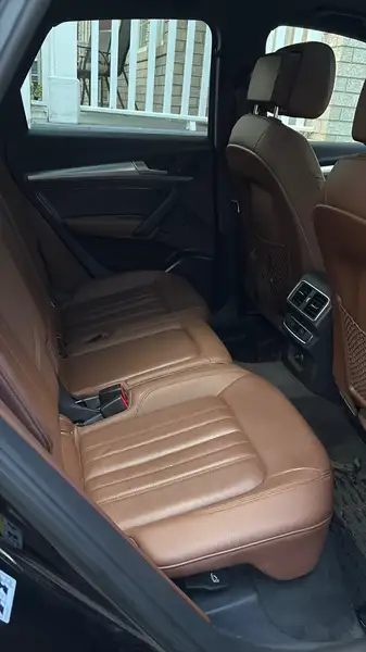 2019 Audi Q5 Progressiv, černá, 88 000 km, dovoz Kanada — foto 4 z 10
