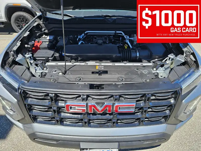 2026 GMC Canyon Elevation, stříbrná, 4 km, dovoz Kanada — foto 10 z 12