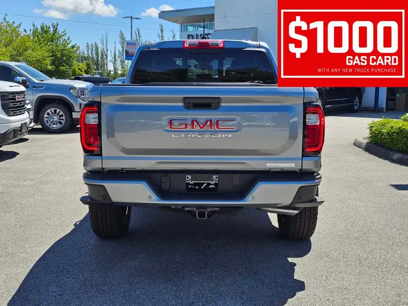 2026 GMC Canyon Elevation, stříbrná, 4 km, dovoz Kanada — foto 6 z 12