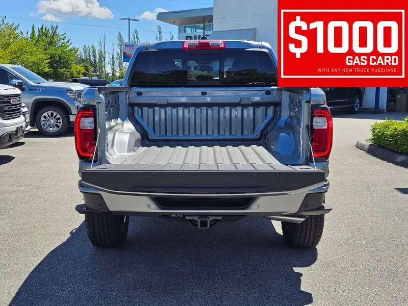 2026 GMC Canyon Elevation, stříbrná, 4 km, dovoz Kanada — foto 8 z 12
