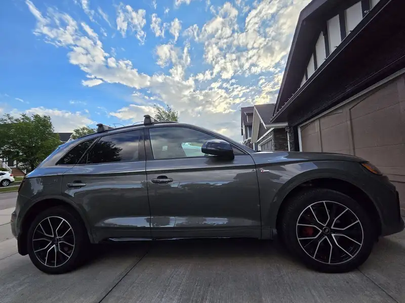 2023 Audi Q5 Technik, šedá, 17 755 km, dovoz Kanada — foto 5 z 12